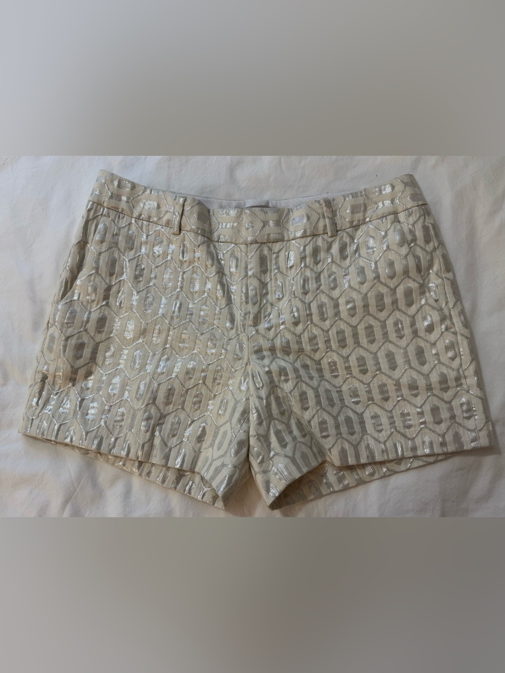 NWOT Banana Republic Womens Geometric Flat Front Shorts Beige Silver Metallic 4